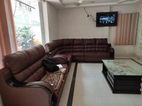 Oyo Flagship 80855 Hotel R Grand Vijayawada Exterior photo