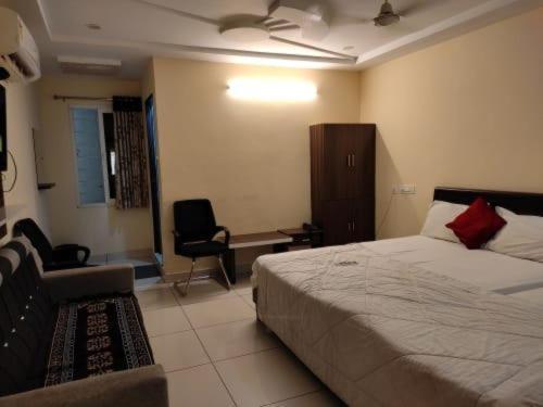 Oyo Flagship 80855 Hotel R Grand Vijayawada Exterior photo